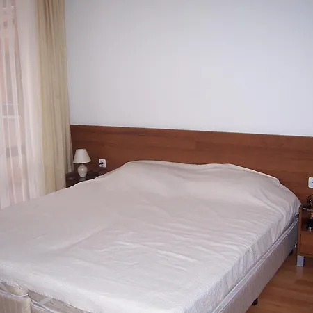 Apartament Efir 2 8 *
